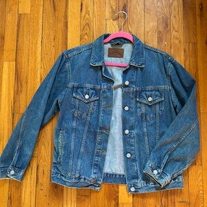 Vintage Capezio women’s Jean jacket. Size medium.